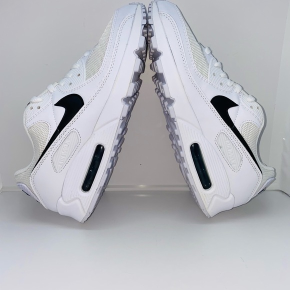 NIKE AIR MAX 90 - Picture 4 of 10